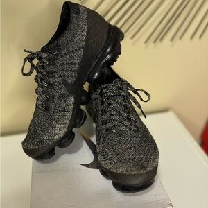 WMNS Nike Air Vapormax FlyKnit